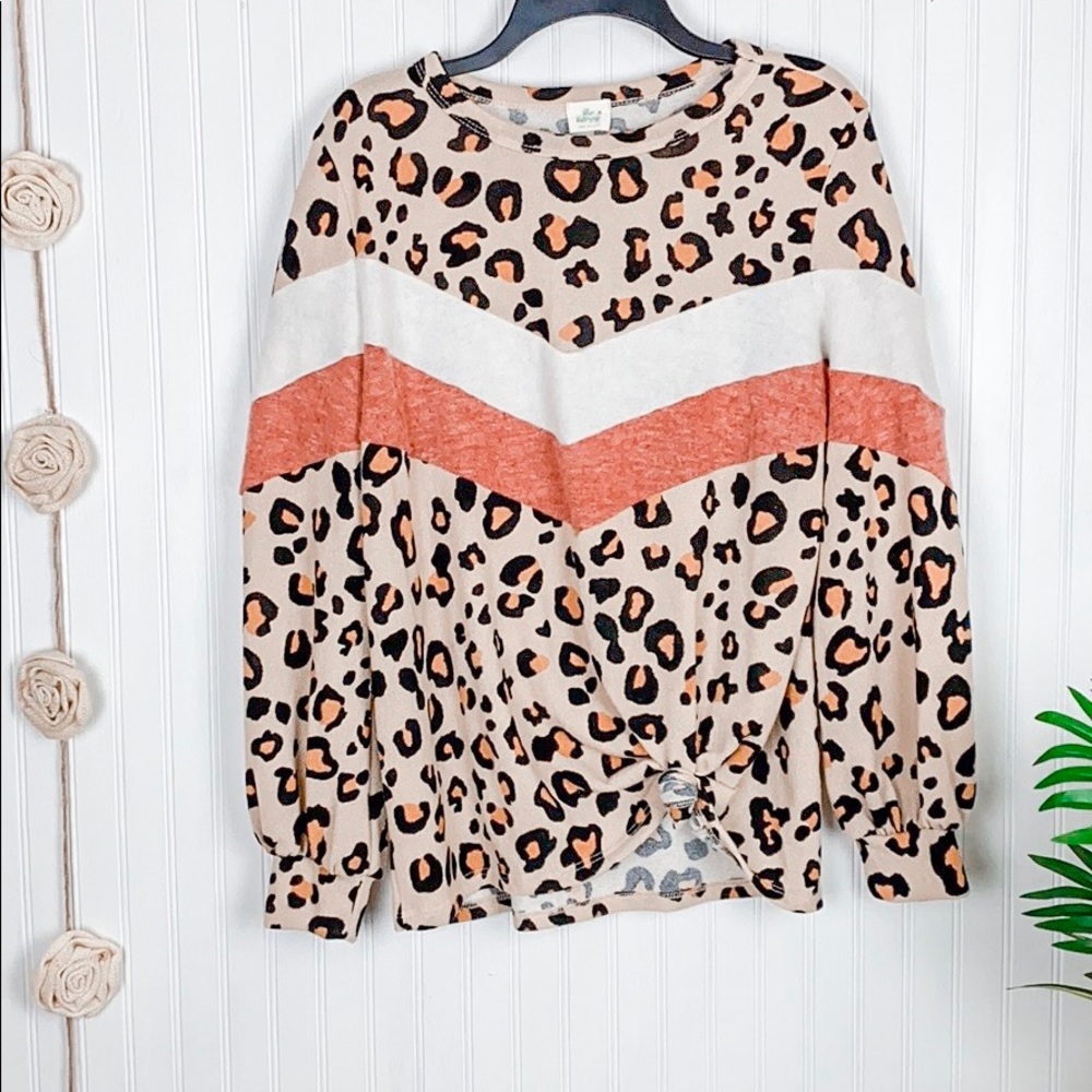 BLUE BUTTERCUP Leoprad Print Top
